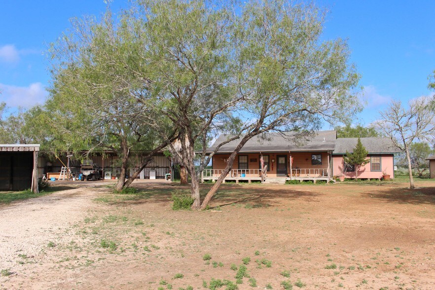 3620 Fm 2295, Benavides, TX 78341