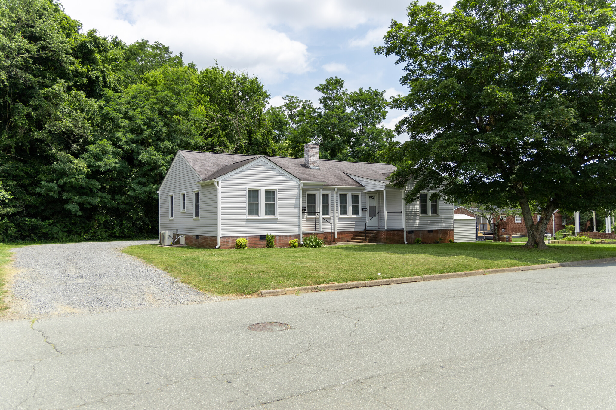 110 S Melville St, Graham, NC for sale Primary Photo- Image 1 of 1