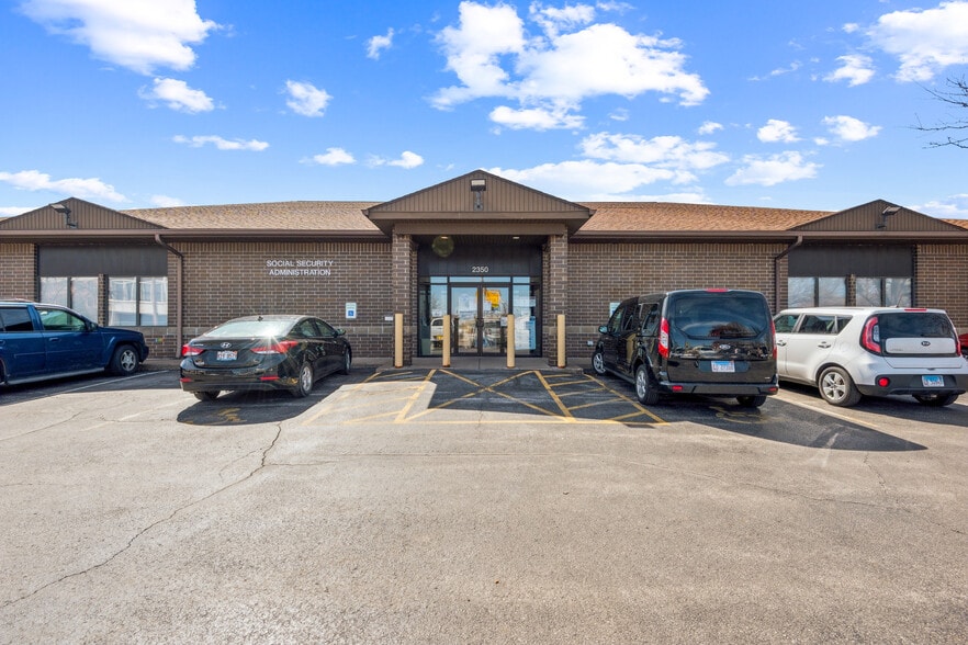 2350 4th Ave, Rock Island, IL for sale - Primary Photo - Image 1 of 19