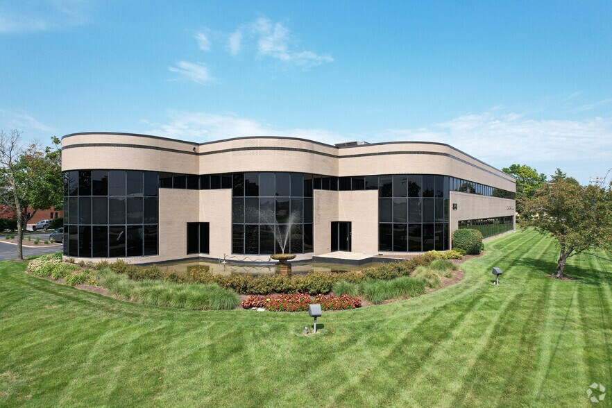 333 Salem Pl, Fairview Heights, IL for lease - Building Photo - Image 1 of 8