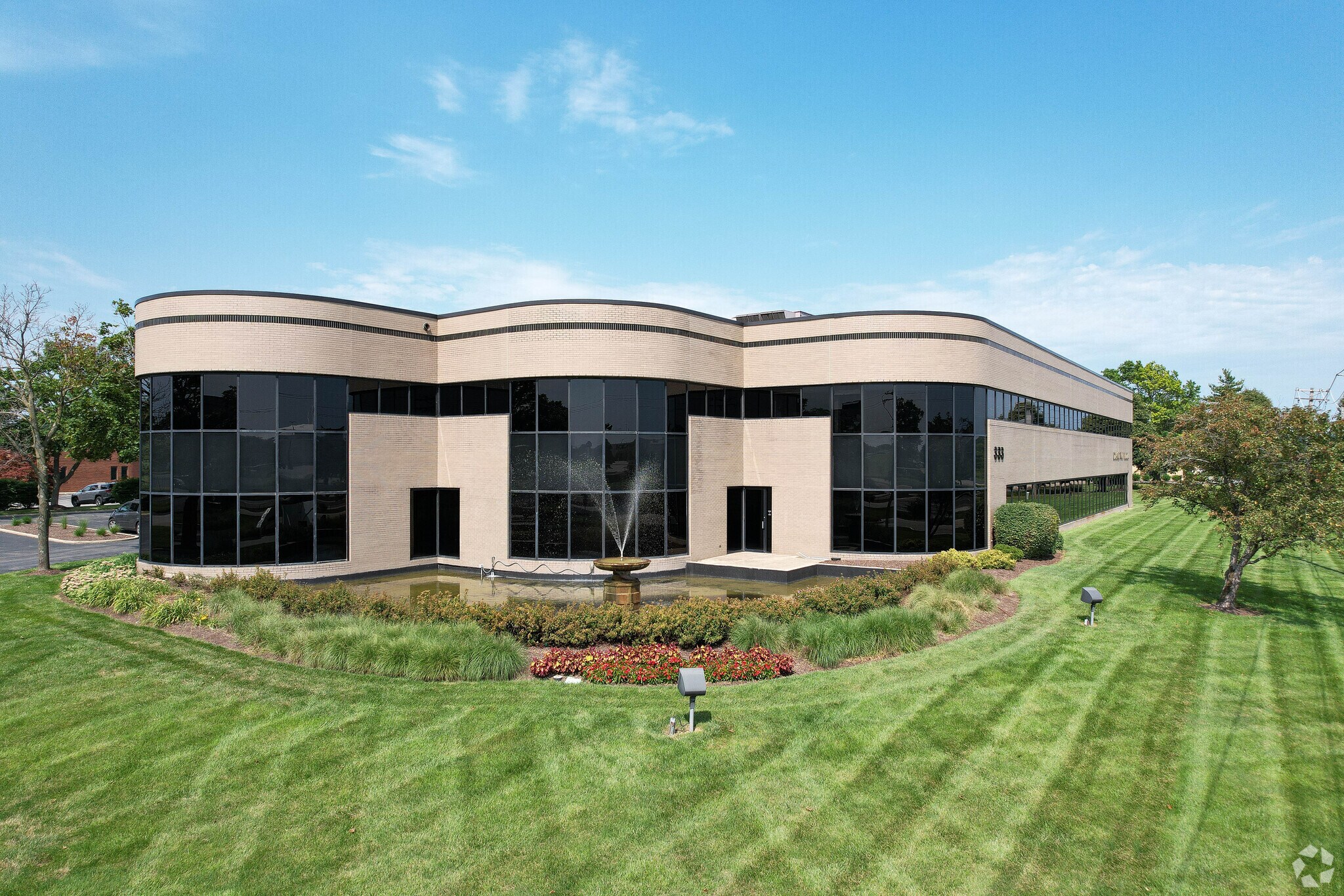 333 Salem Pl, Fairview Heights, IL for lease Building Photo- Image 1 of 9