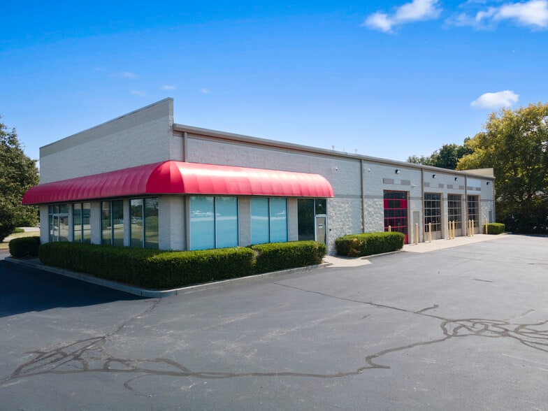 326 Western Blvd, Greenwood, IN for sale - Building Photo - Image 1 of 16