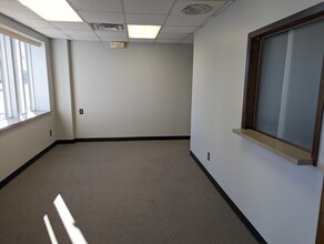 222 W Main St, Belleville, IL for lease Interior Photo- Image 2 of 4