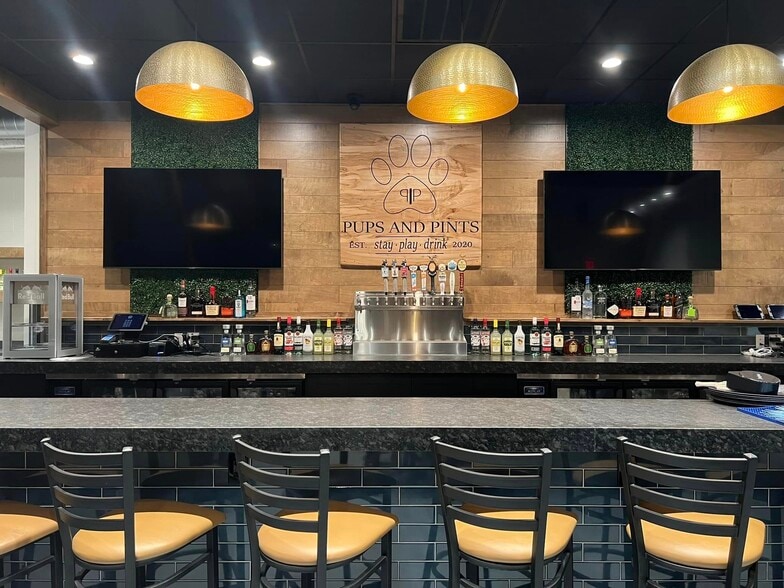 2413 London Bridge Rd, Virginia Beach, VA for sale - Building Photo - Image 2 of 9