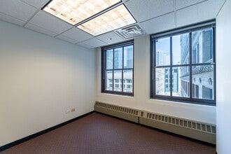 17 N State St, Chicago, IL for lease Interior Photo- Image 2 of 6