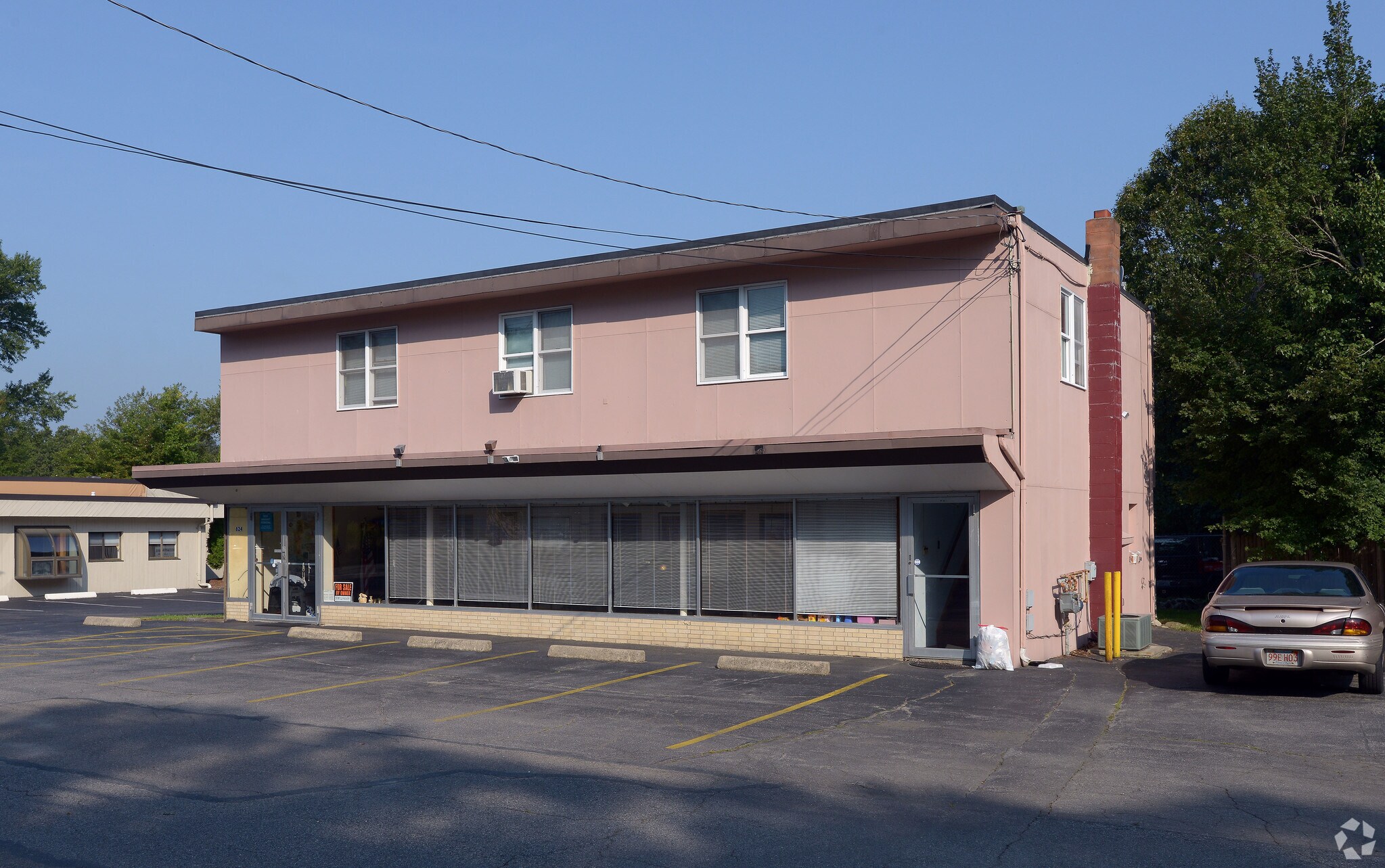 824 Taunton Ave, Seekonk, MA for sale Primary Photo- Image 1 of 1