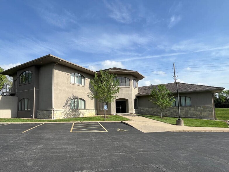 5200 Bob Billings Pky, Lawrence, KS for lease - Building Photo - Image 1 of 3