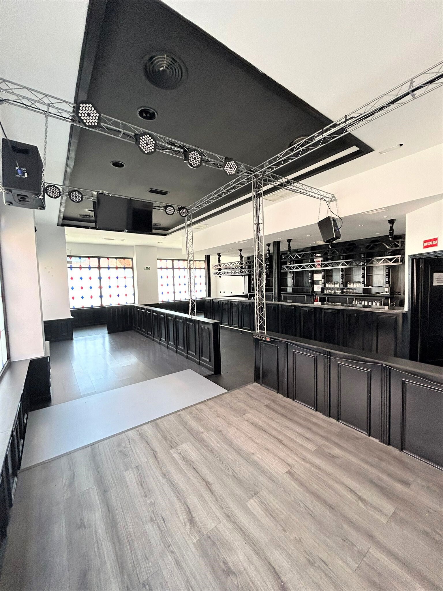 Retail in Villanueva de la Torre, Guadalajara for lease Interior Photo- Image 1 of 9