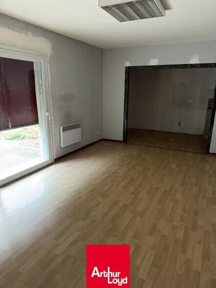 Flex in Amplepuis for sale - Interior Photo - Image 3 of 4