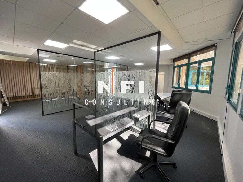 Office in Valbonne for lease - Interior Photo - Image 2 of 4