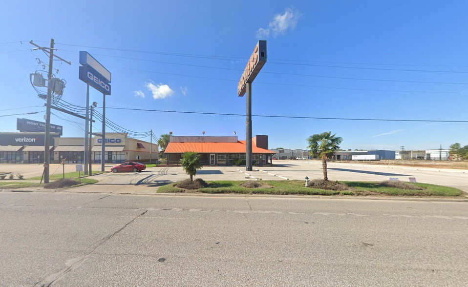 850 Interstate 10 S, Beaumont, TX for lease - Building Photo - Image 2 of 3
