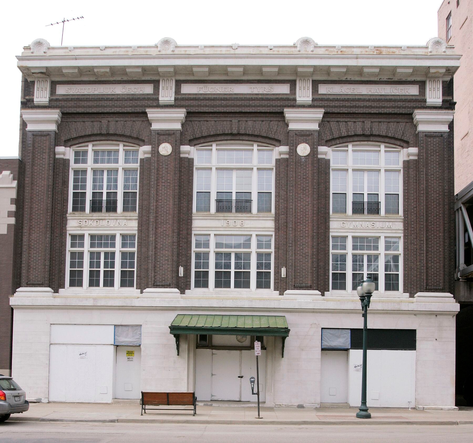 415 3rd St SE, Cedar Rapids, IA for sale Primary Photo- Image 1 of 1