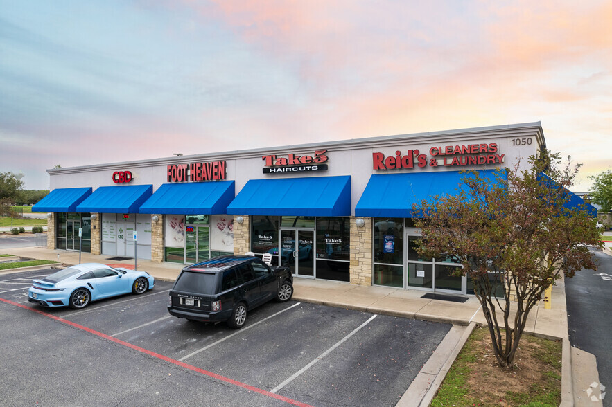 1050 N Lakeline Blvd, Cedar Park, TX for lease - Building Photo - Image 2 of 4