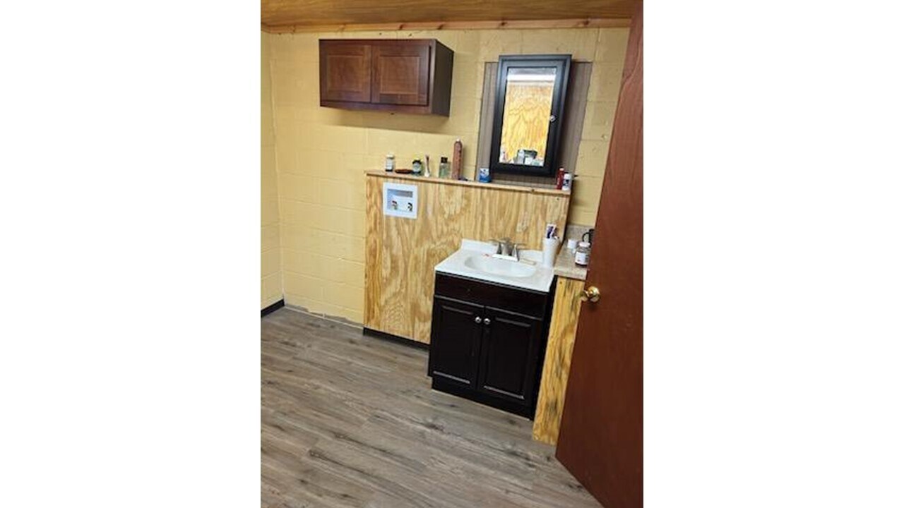 512 1st Street, Waurika, OK 73573 Office for Sale