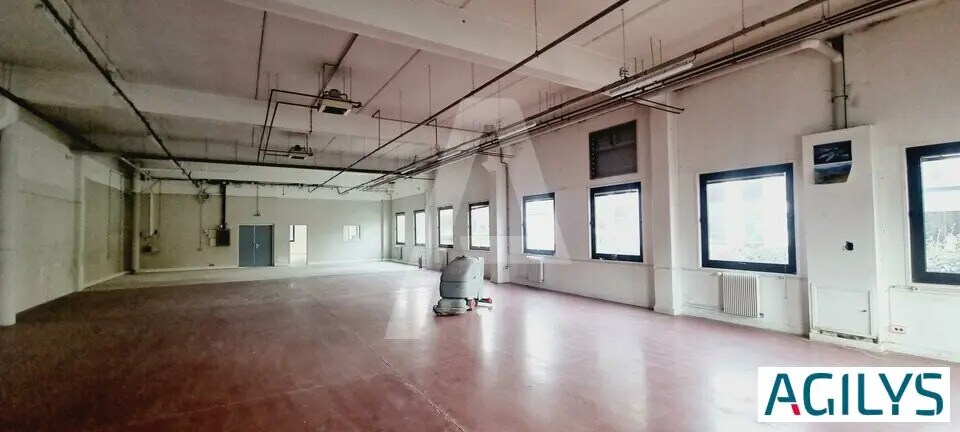 Flex in for lease Building Photo- Image 1 of 9