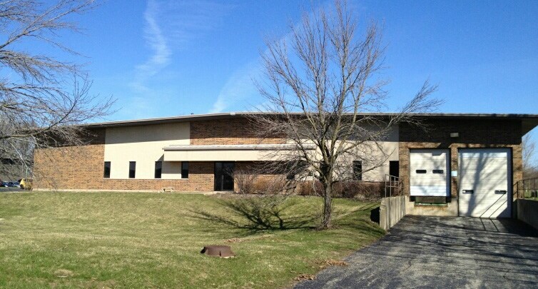 796 Tek Dr, Crystal Lake, IL for sale Primary Photo- Image 1 of 1