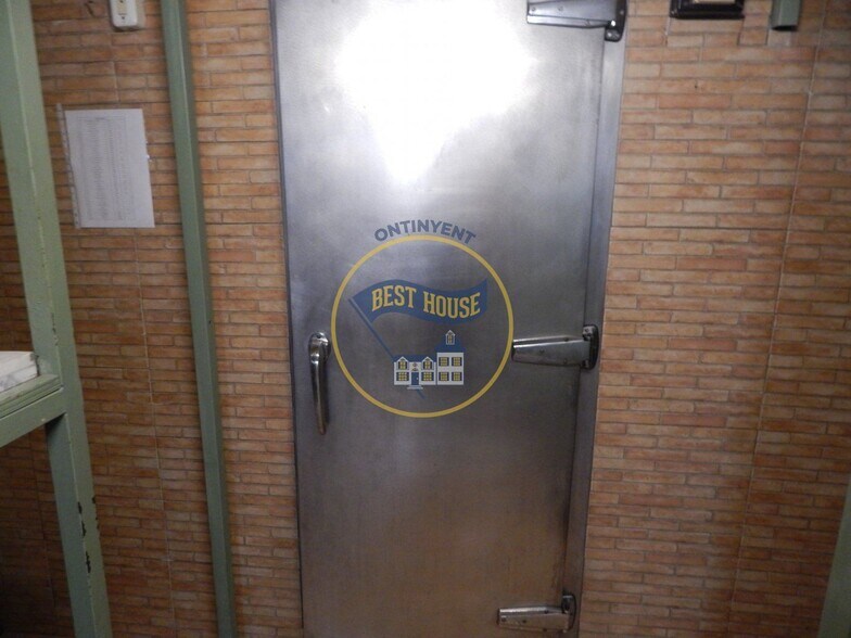 Retail in Ontinyent, Valencia for lease - Building Photo - Image 1 of 8