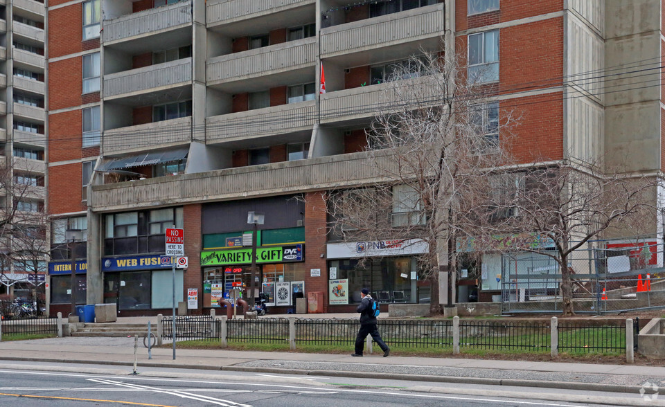 545 Sherbourne St, Toronto, ON for lease - Building Photo - Image 3 of 3