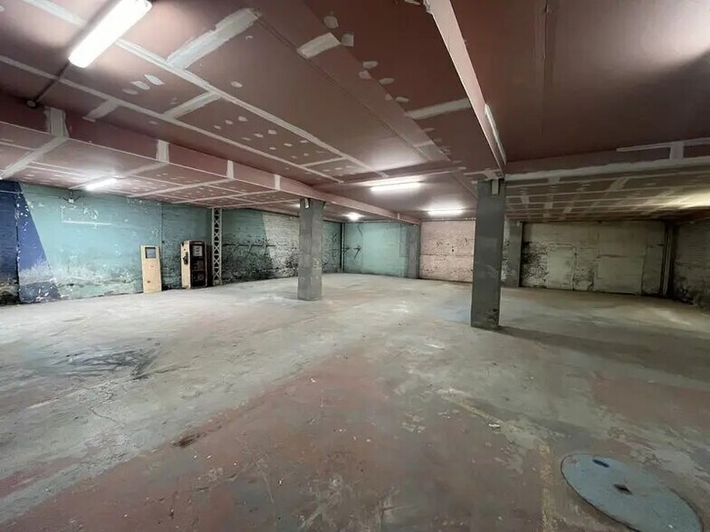 Office in Saint-Quentin for lease - Building Photo - Image 3 of 7