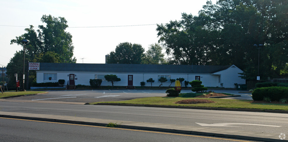 1210 Snowden St, Fredericksburg, VA for lease - Building Photo - Image 3 of 4