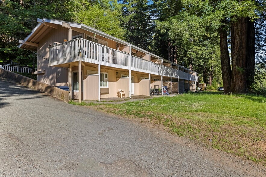 Brooktrails Lodge & Residential Units portfolio of 3 properties for sale on LoopNet.com - Building Photo - Image 2 of 70