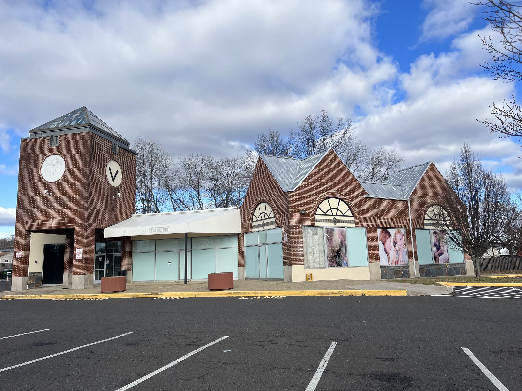 8919 New Falls Rd, Levittown, PA for lease Building Photo- Image 1 of 15