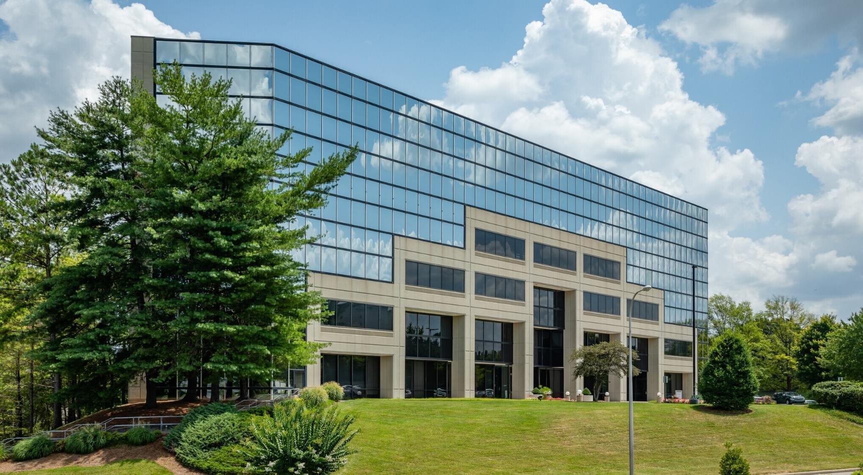 15 Century Blvd, Nashville, TN for lease Building Photo- Image 1 of 3