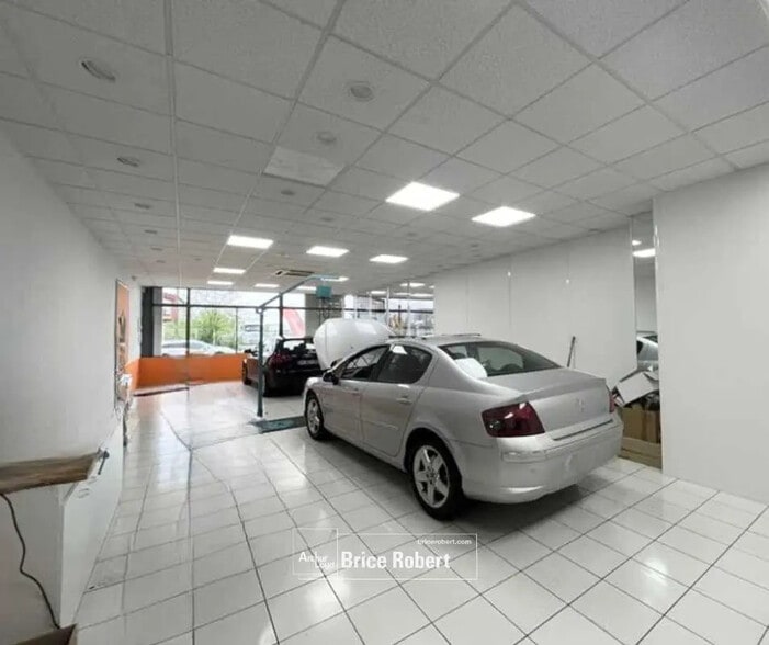 Retail in Décines-Charpieu for lease - Interior Photo - Image 3 of 15