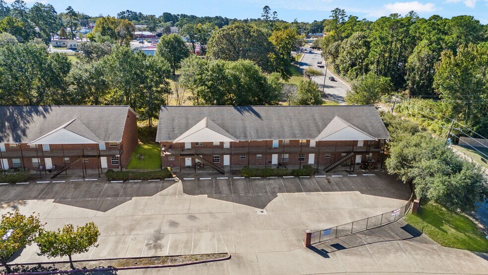 2455 Montgomery Rd, Huntsville, TX for sale - Building Photo - Image 3 of 22