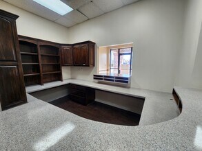 10124 S Sheridan Rd, Tulsa, OK for lease Interior Photo- Image 2 of 10