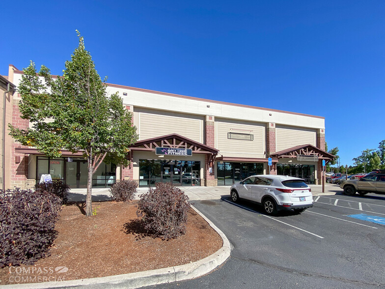 2276 SW Highland Ave, Redmond, OR for lease - Building Photo - Image 1 of 6