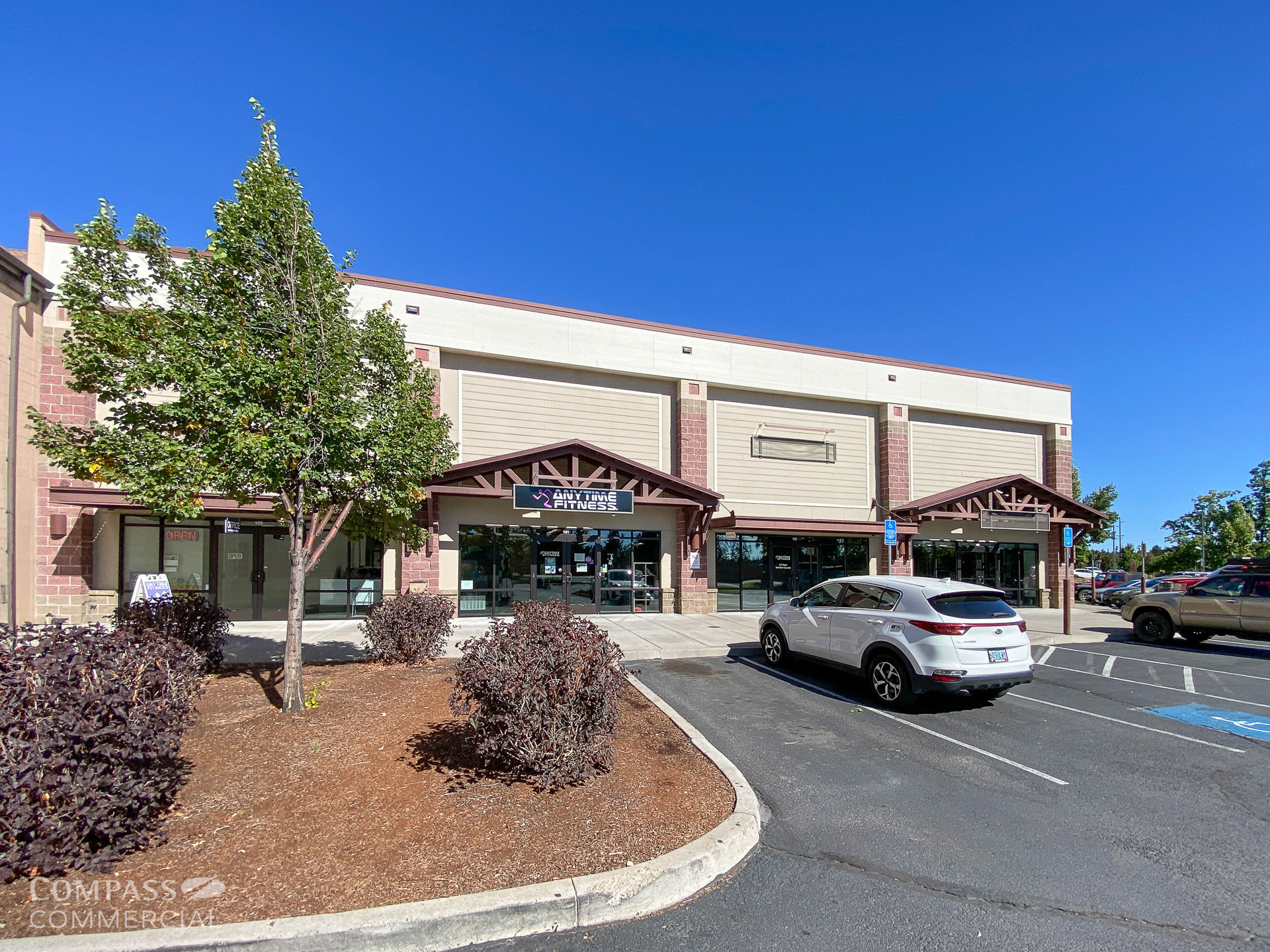 2276 SW Highland Ave, Redmond, OR for lease Building Photo- Image 1 of 7