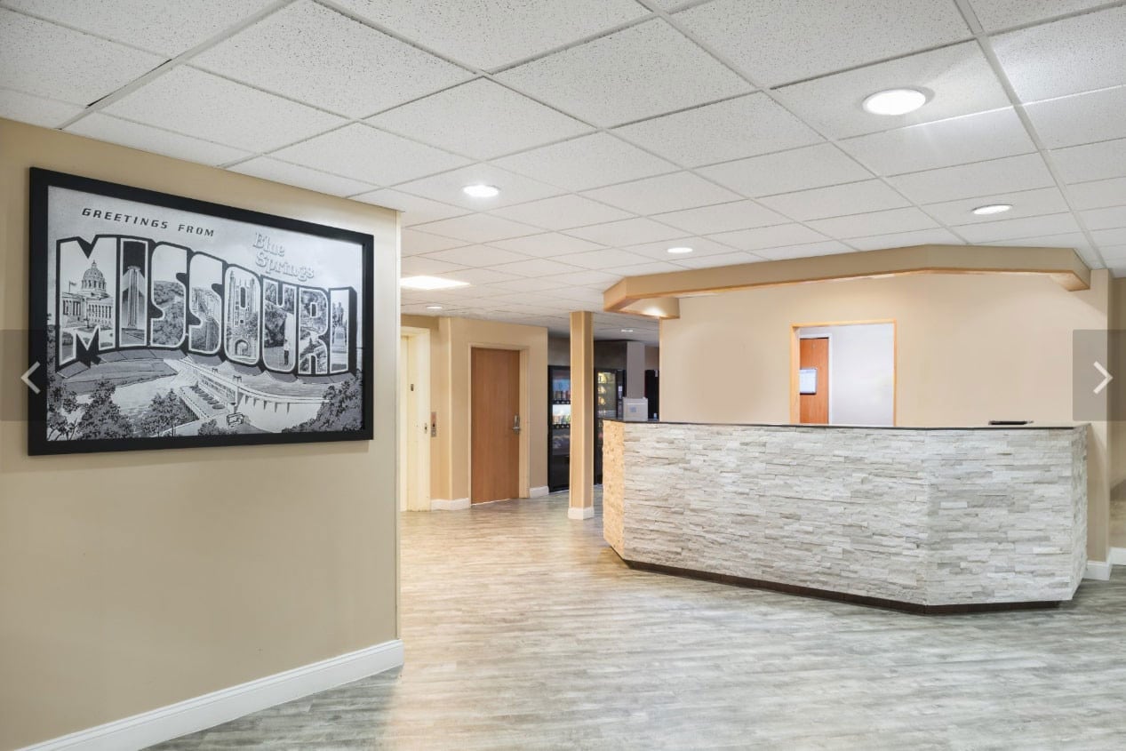 3120 NW Jefferson St, Blue Springs, MO for sale Interior Photo- Image 1 of 1