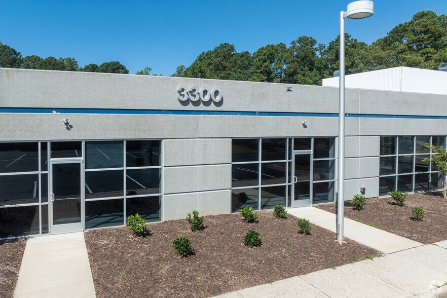 3300 Gateway Centre Blvd, Morrisville, NC for lease - Building Photo - Image 3 of 20