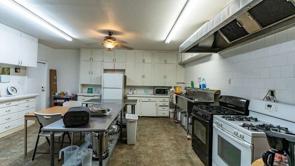 3208 Stanislaus St, Riverbank, CA for sale - Building Photo - Image 2 of 24