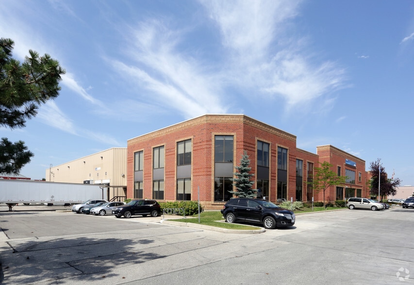 5860 Chedworth Way, Mississauga, ON for lease - Building Photo - Image 1 of 4
