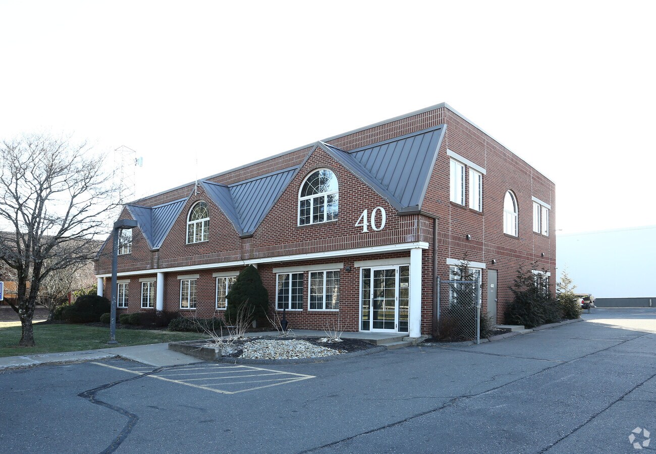 40 Tolland Stage Rd, Tolland, CT 06084