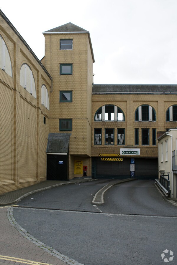 39 Green Lanes Shopping Centre, Barnstaple, DEV EX31 1UL