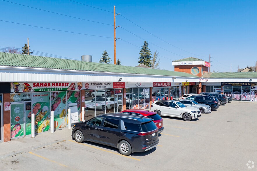 2213 Centre St NW, Calgary, AB for lease - Primary Photo - Image 1 of 3