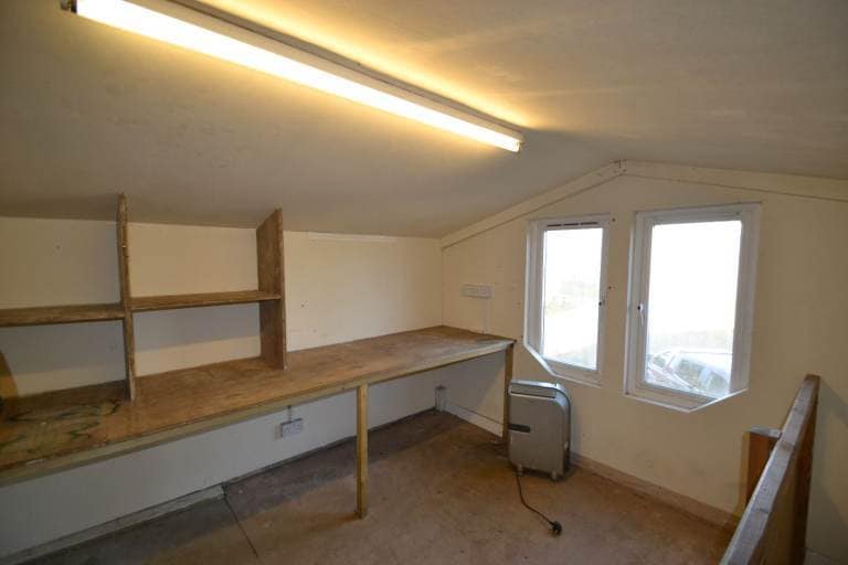 Newdigate Rd, Rusper for lease - Interior Photo - Image 2 of 3