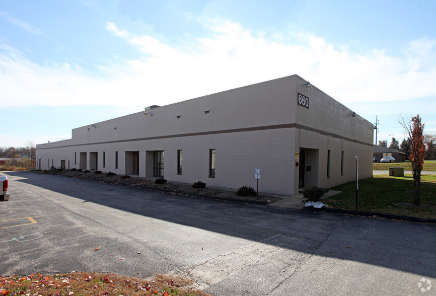 660 Hollow Rd, Phoenixville, PA for lease - Building Photo - Image 2 of 3