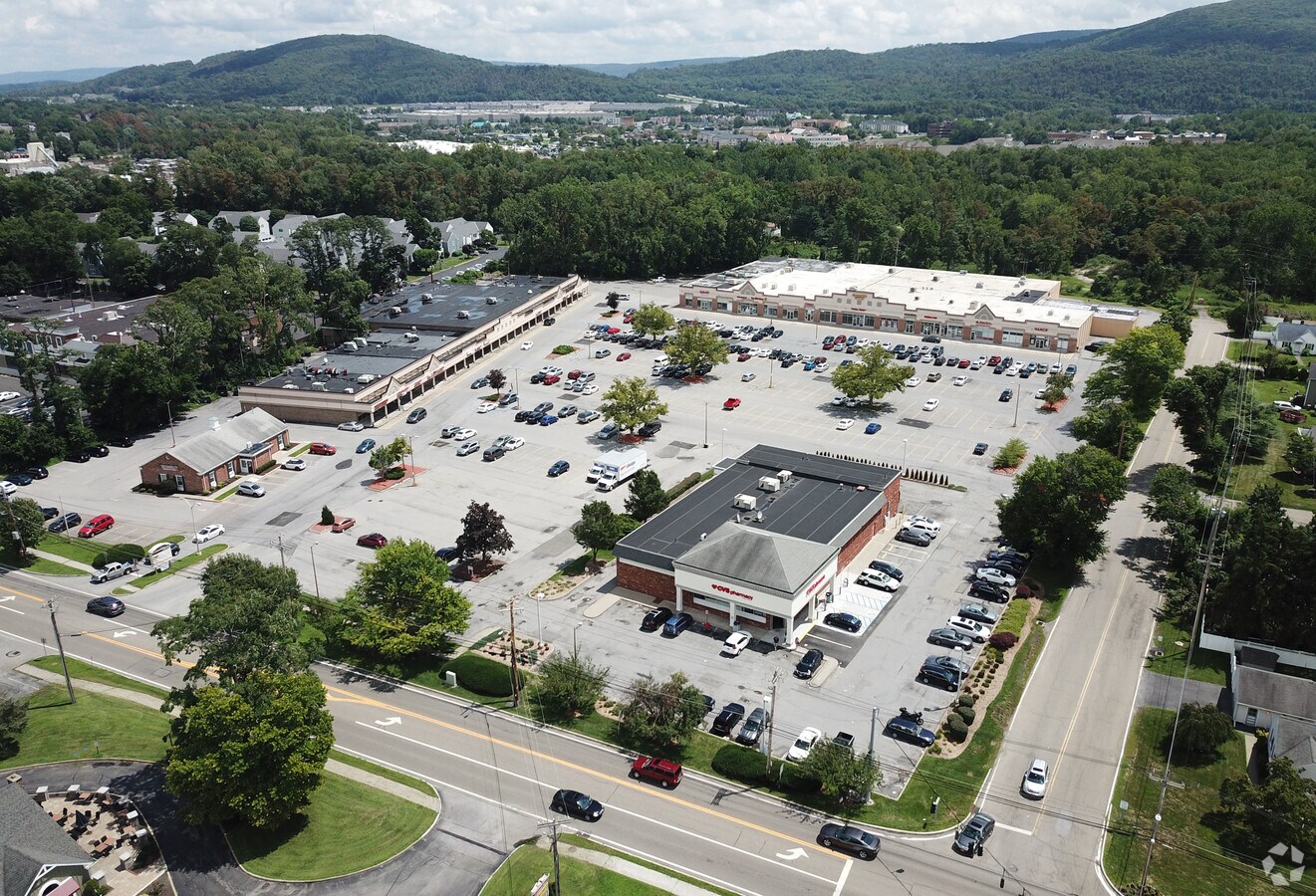 986 Main St, Fishkill, NY 12524