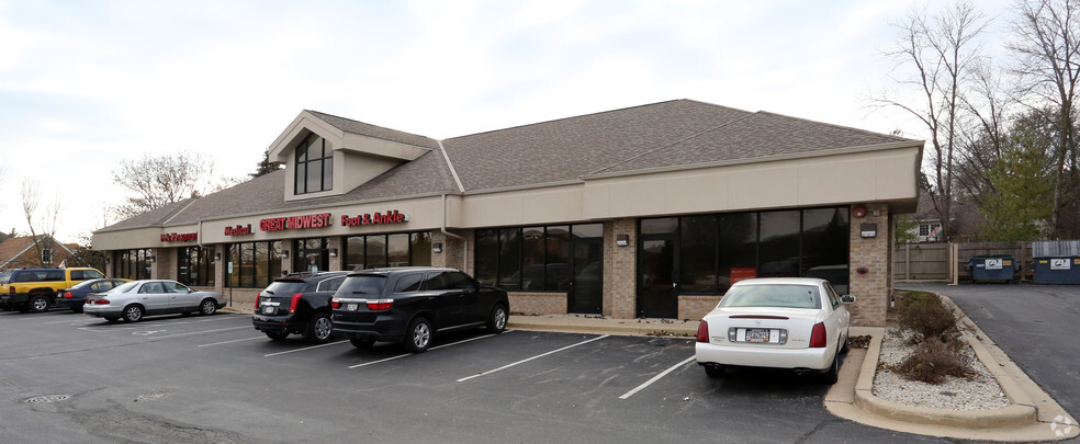 8153 S 27th St, Franklin, WI for lease - Building Photo - Image 1 of 5