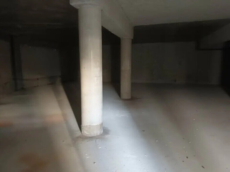 Retail in Fécamp for lease - Building Photo - Image 2 of 3