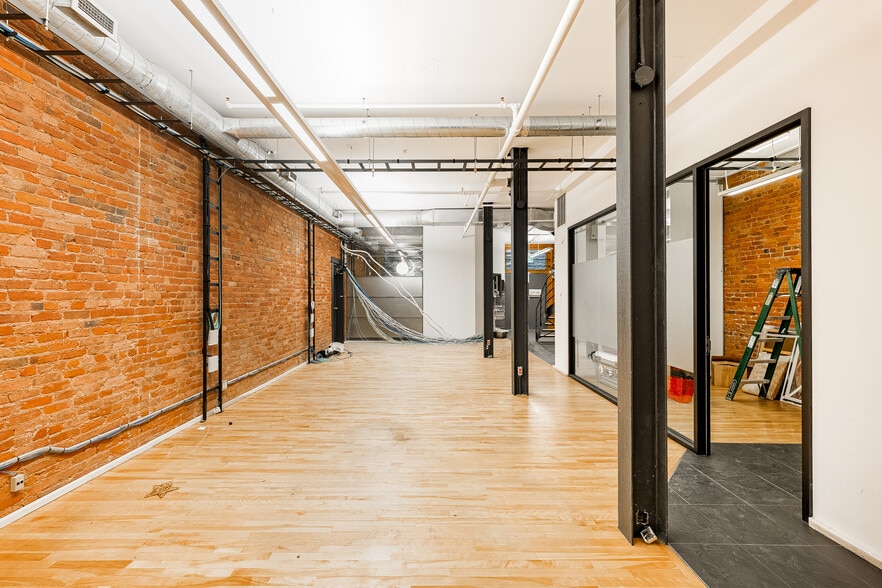 356-360 Rue Le Moyne, Montréal, QC for sale - Interior Photo - Image 3 of 5