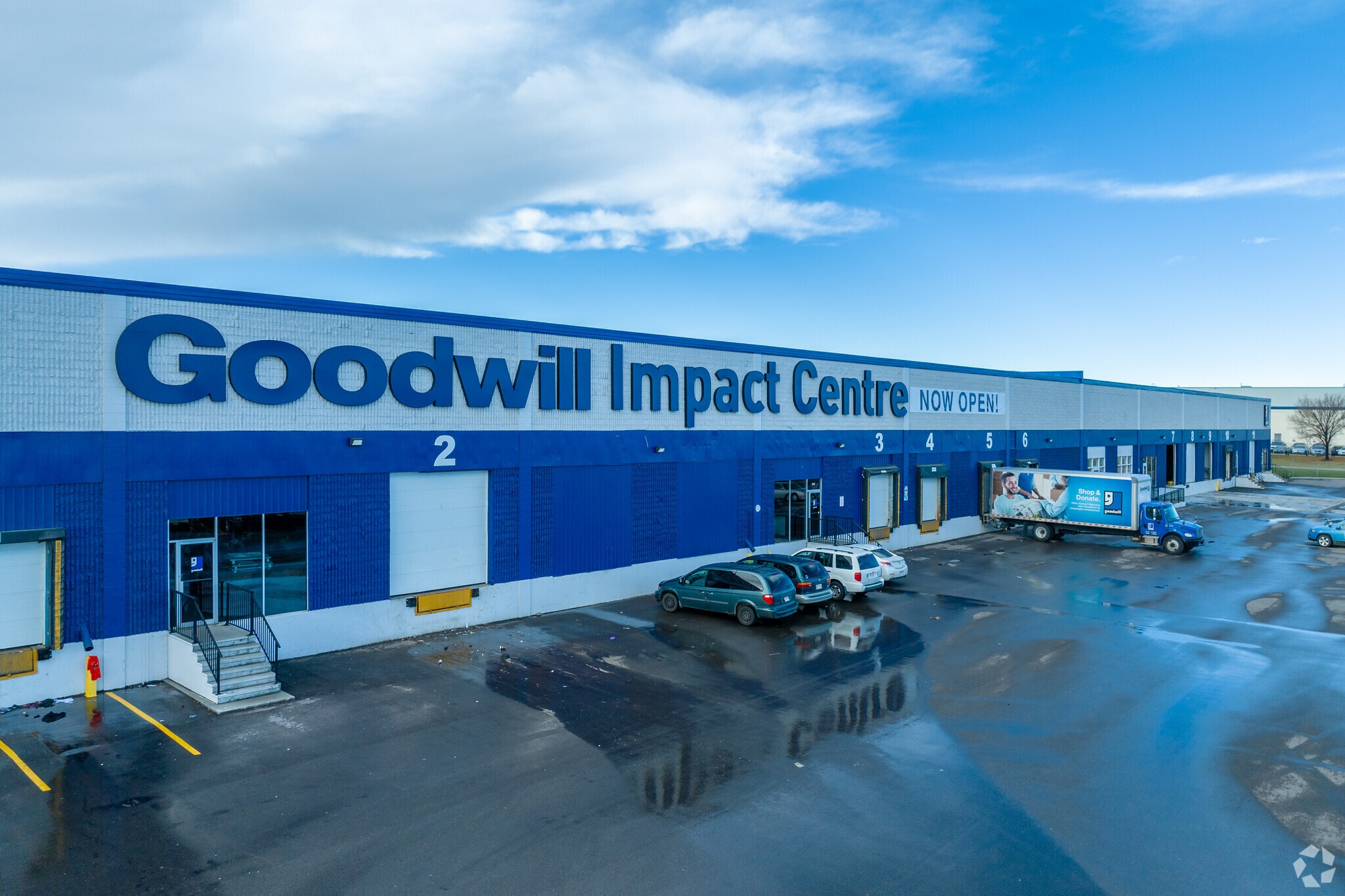 2731 57th Ave SE, Calgary, AB for sale Primary Photo- Image 1 of 1