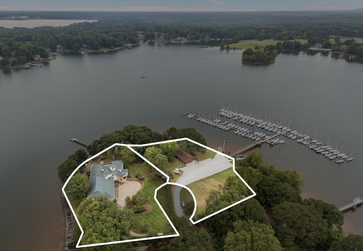 1887 Yacht Club Dr, Denver, NC for sale Primary Photo- Image 1 of 4