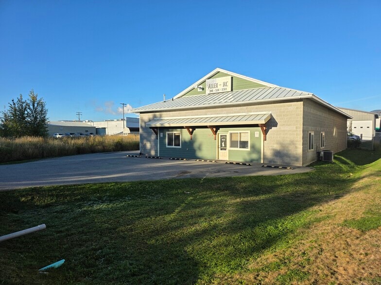 1725 Culvers Dr, Sandpoint, ID for lease - Building Photo - Image 1 of 17