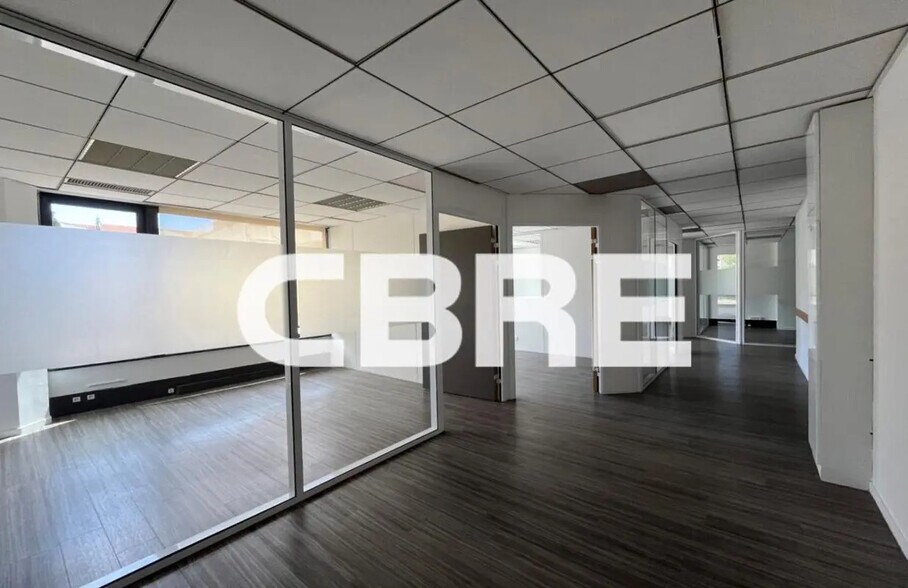 Office in Cannes for lease - Building Photo - Image 1 of 10