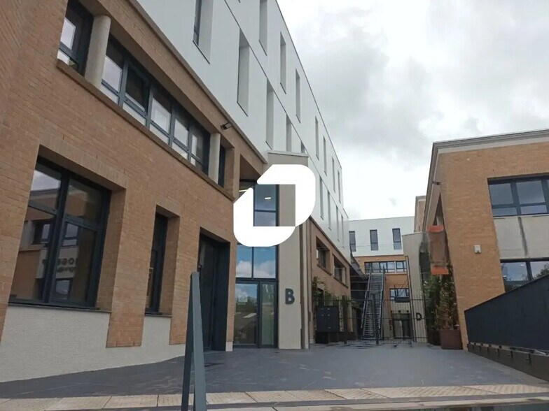 46 Rue Des Fusilles, Villeneuve-d'Ascq for lease - Building Photo - Image 2 of 67